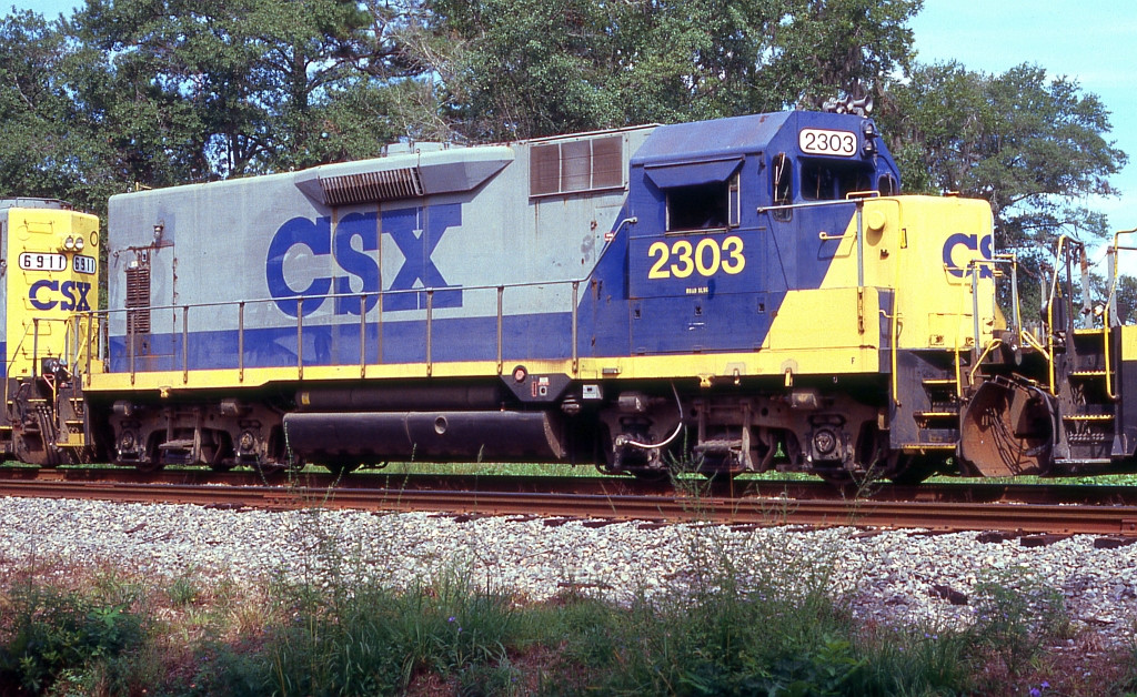 CSX 2303 on WB freight